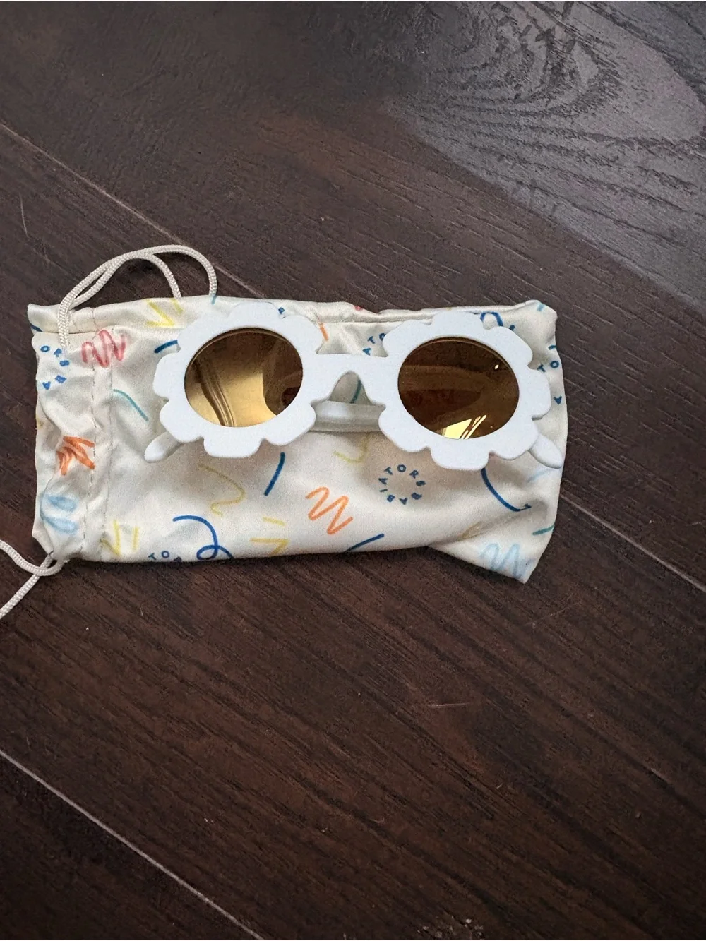 NWT Babiators Daisy Flower Shaped Baby Sunglasses with Polarized Lenses